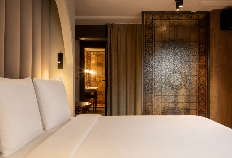 Suite (5)